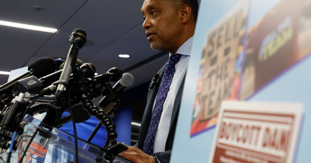 دادستان کل دی سی ادعا کرد که NFL اشتباه فرماندهان را پنهان کرده است